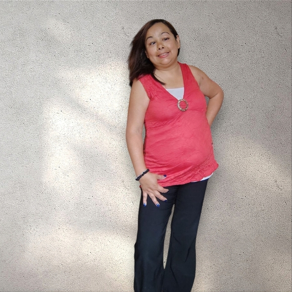 Elegant Coral Sleeveless Tank Top - Picture 2 of 8